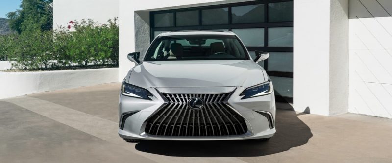 Tìm hiểu Lexus ES 250 giá lăn bánh mới nhất hiện nay